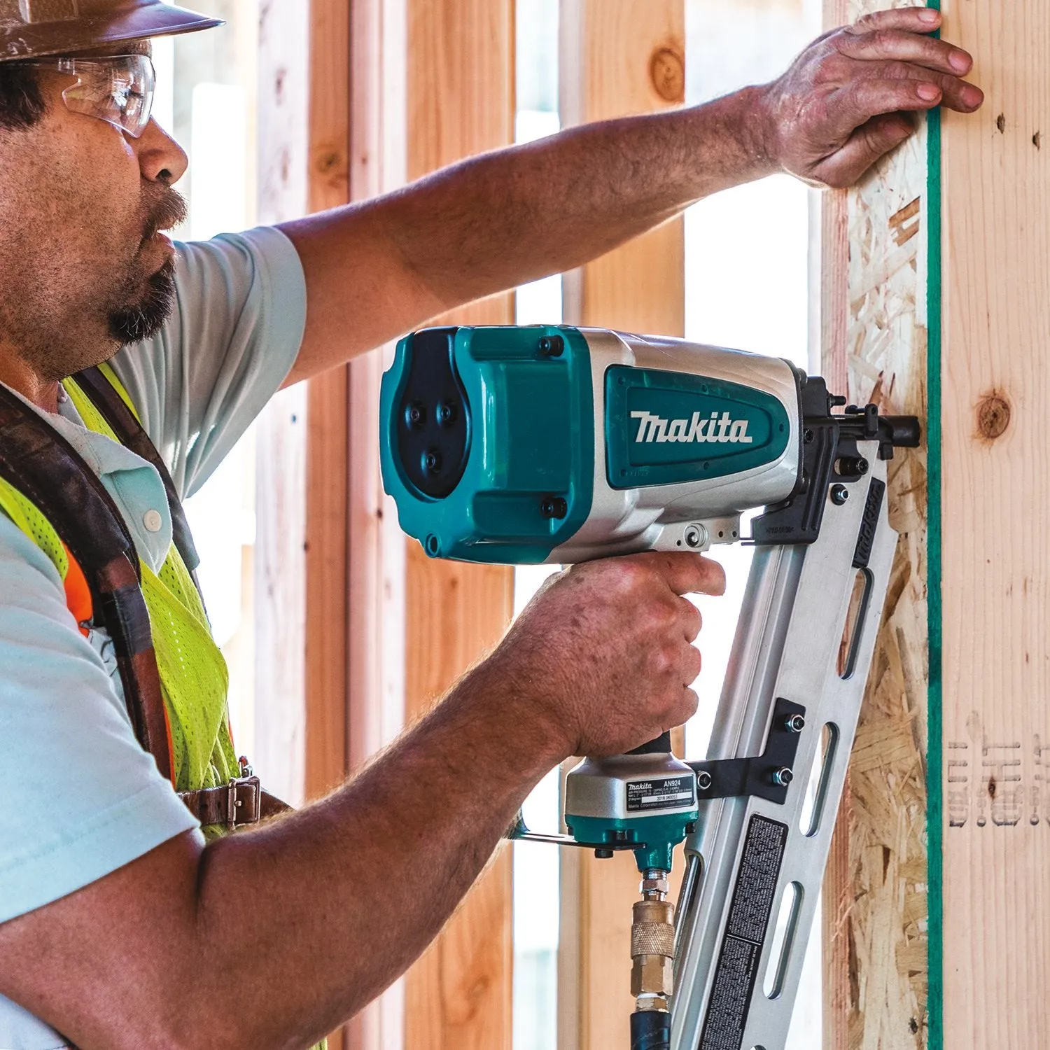 Makita (AN924) 21º Full Round Head 3-1/2" Framing Nailer